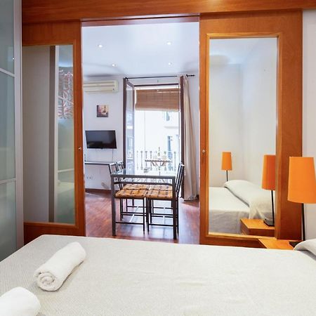Aparteasy - Turo Park With Lovely Balcony Barcelona Eksteriør billede